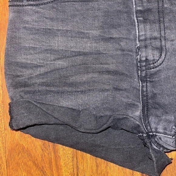 𝅺one TEASPOON Harlets High Waisted Short Size 26 Short Shorts Cuffed Black Wash - Picture 6 of 13